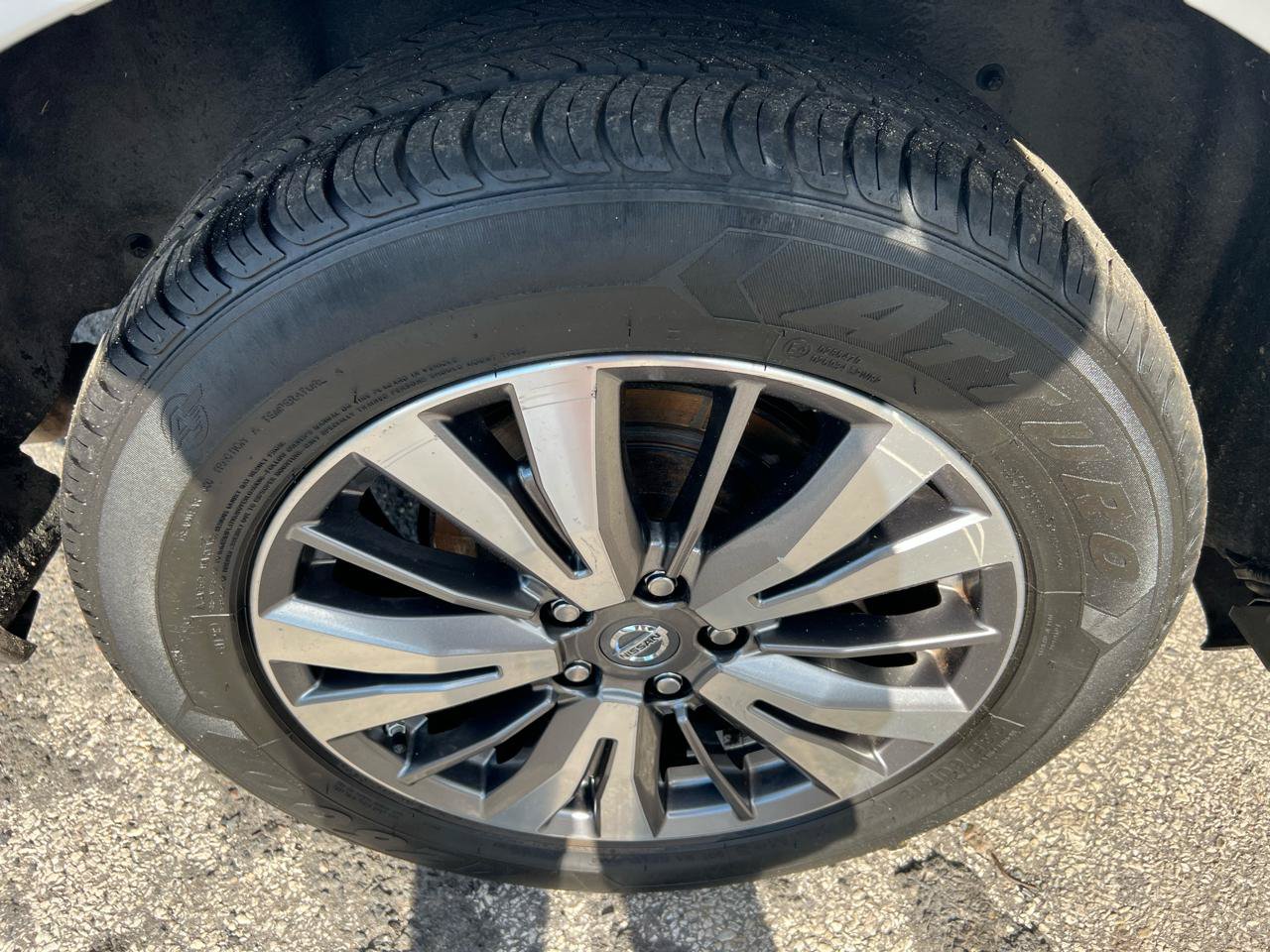 Used 2018 Nissan Pathfinder SV AWD/4WD image 5