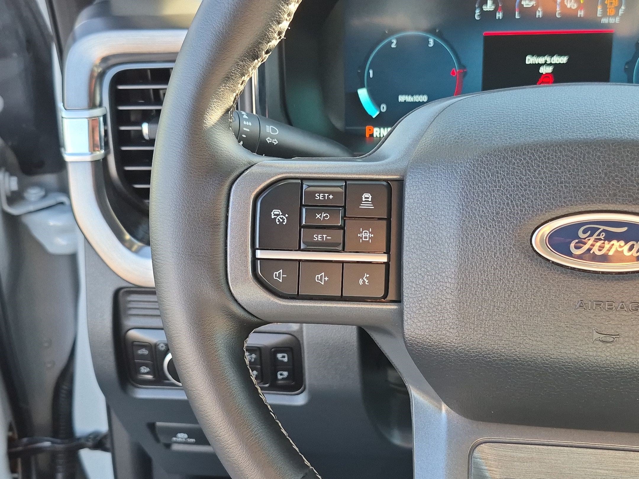 Used 2026 Ford F350 Lariat w/ Black Appearance Package AWD/4WD image 21