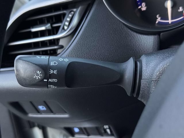 Used 2021 Toyota C-HR LE FWD image 27