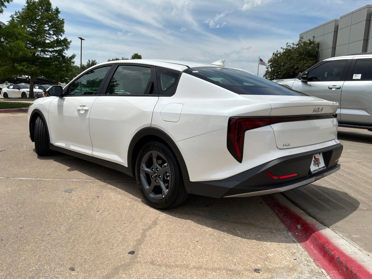Used 2025 Kia K4 FWD image 8