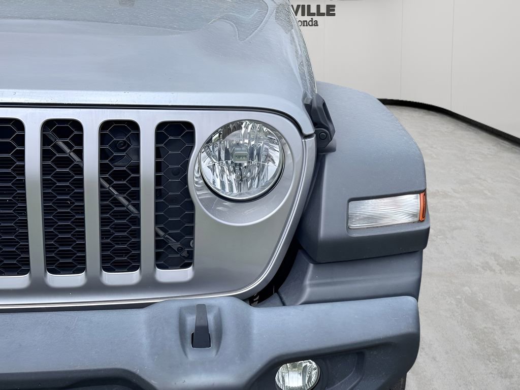 Used 2020 Jeep Gladiator Sport w/ Trailer Tow Package image 21