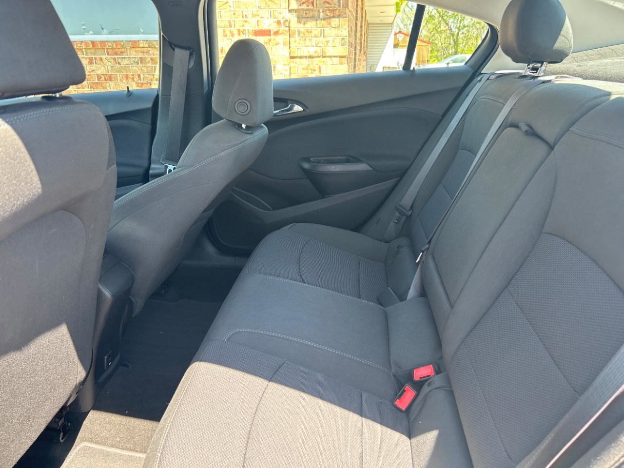 Used 2017 Chevrolet Cruze LT FWD image 20