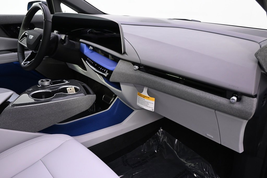 New 2025 Cadillac Optiq Luxury 1 w/ LPO, Floor Liner Package image 15