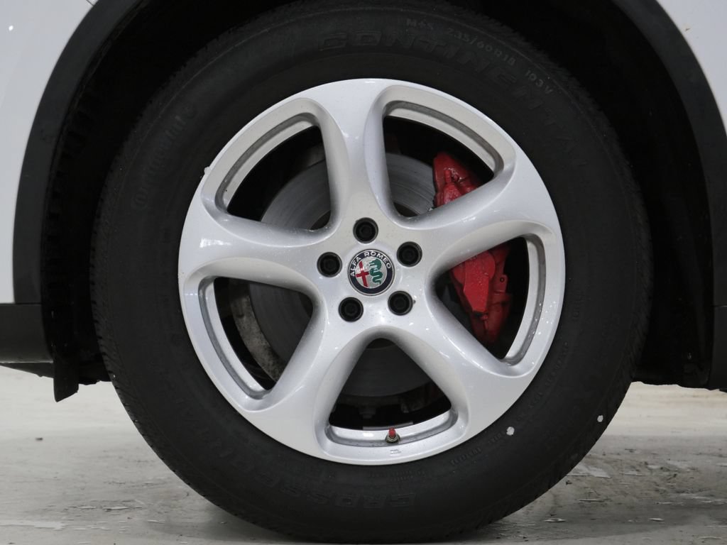Used 2020 Alfa Romeo Stelvio AWD w/ Cold Weather Package image 9