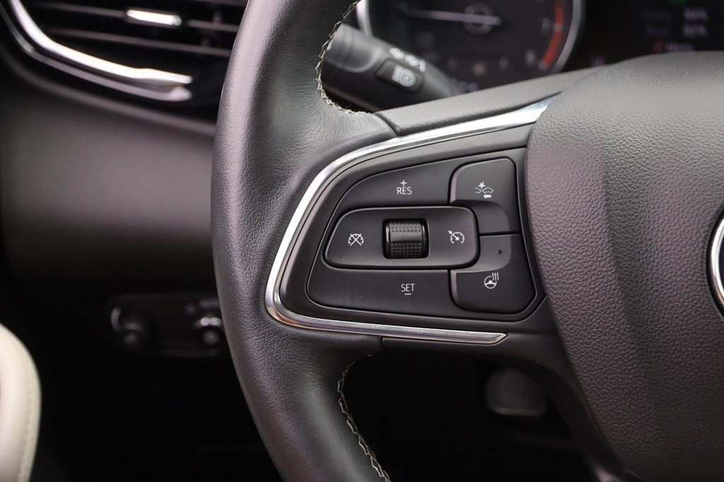 Used 2023 Buick Encore GX Essence w/ Experience Buick Package FWD image 13