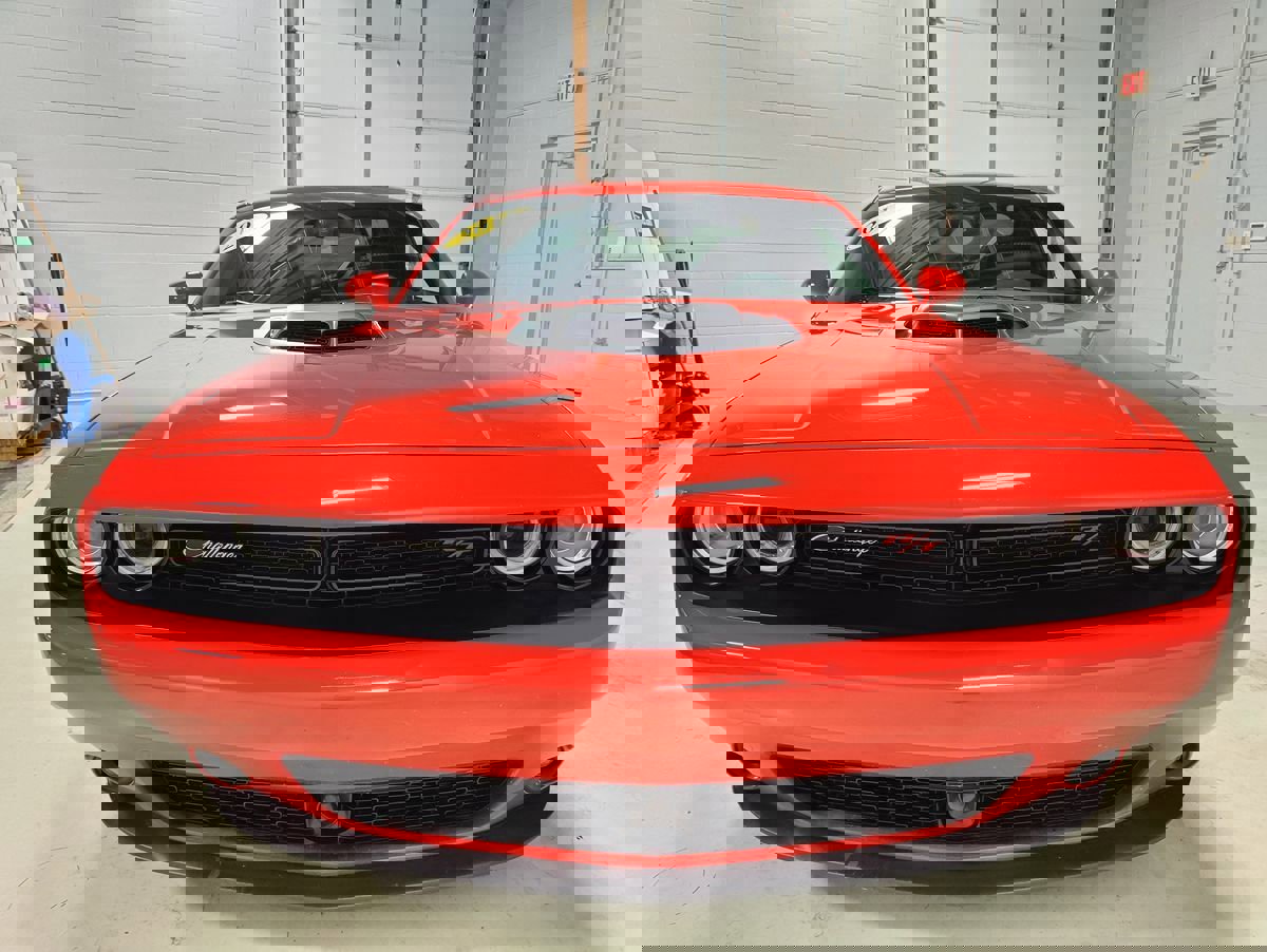 Used 2015 Dodge Challenger R/T Plus image 3