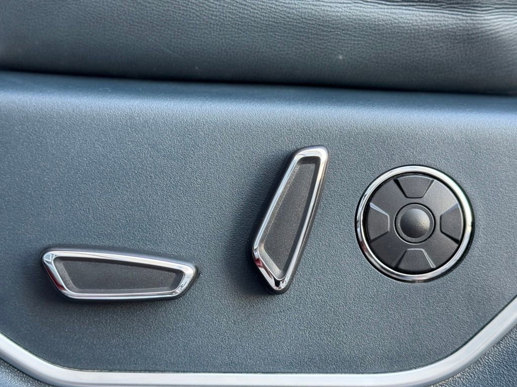 Used 2022 Ford F250 Limited image 21