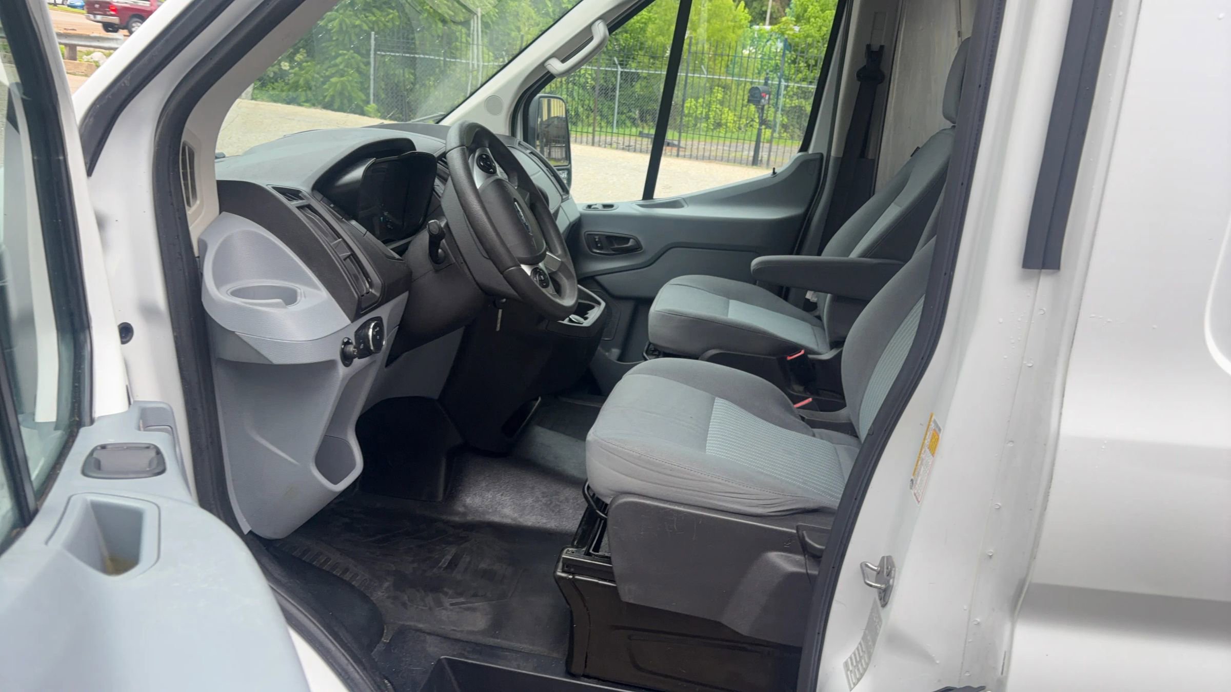 Used 2019 Ford Transit 250 148 Medium Roof RWD image 13