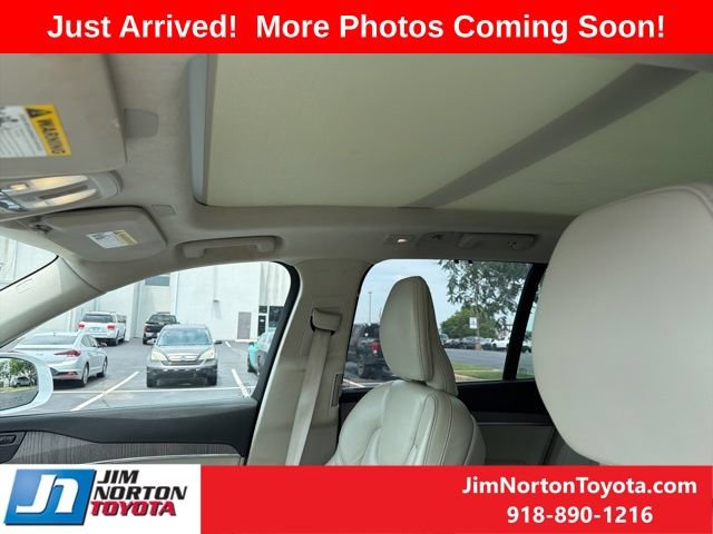 Used 2023 Volvo XC90 T8 Ultimate w/ Lounge Package AWD/4WD image 10