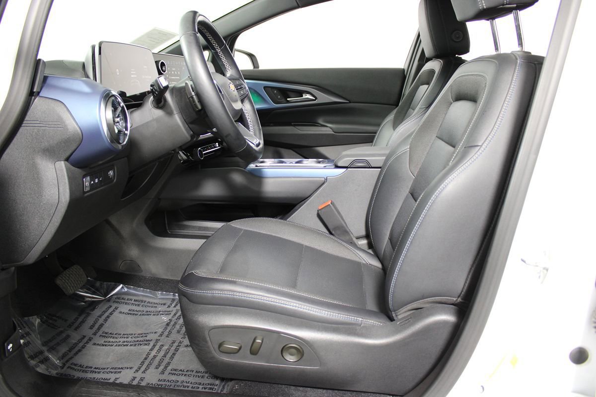 Used 2024 Chevrolet Equinox EV LT image 8