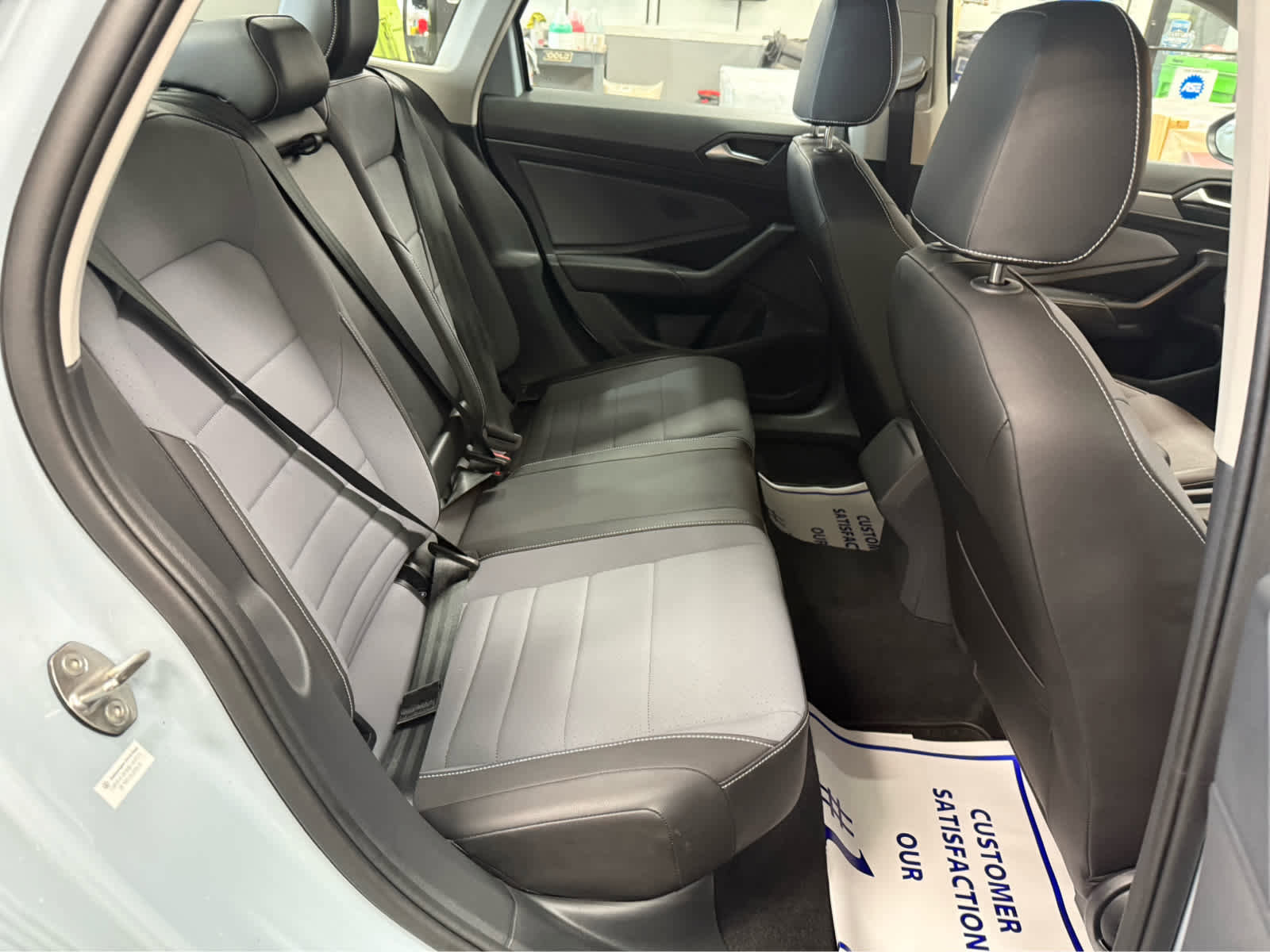 Used 2025 Volkswagen Jetta SE image 24