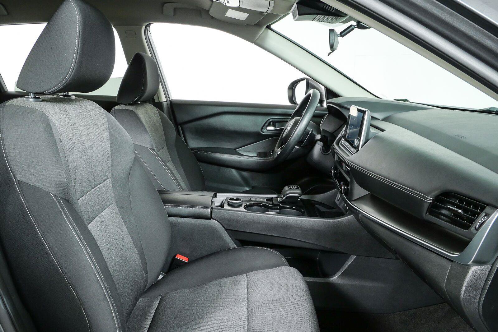 Used 2024 Nissan Rogue SV AWD/4WD image 21