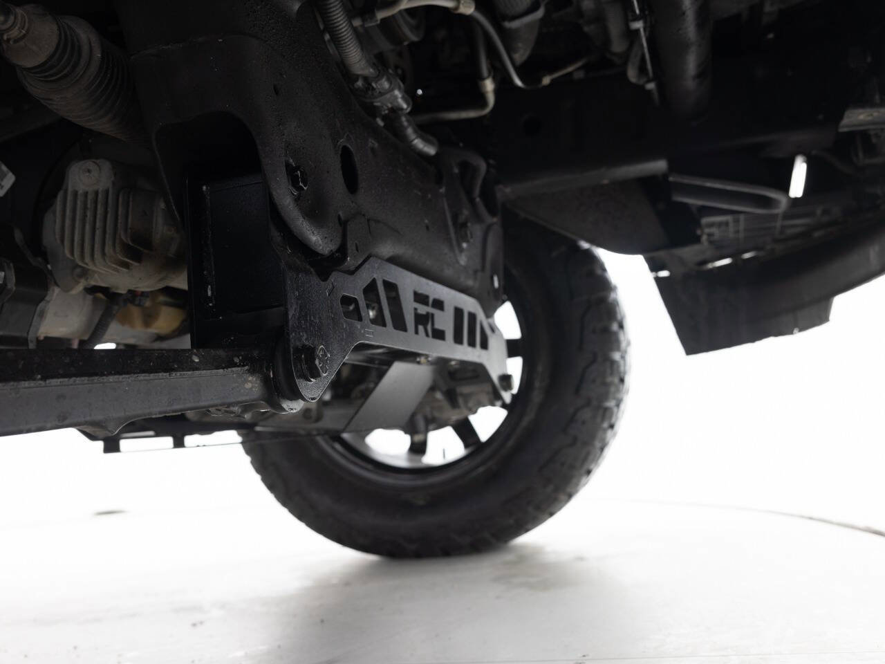 Used 2015 Chevrolet Suburban LTZ image 24