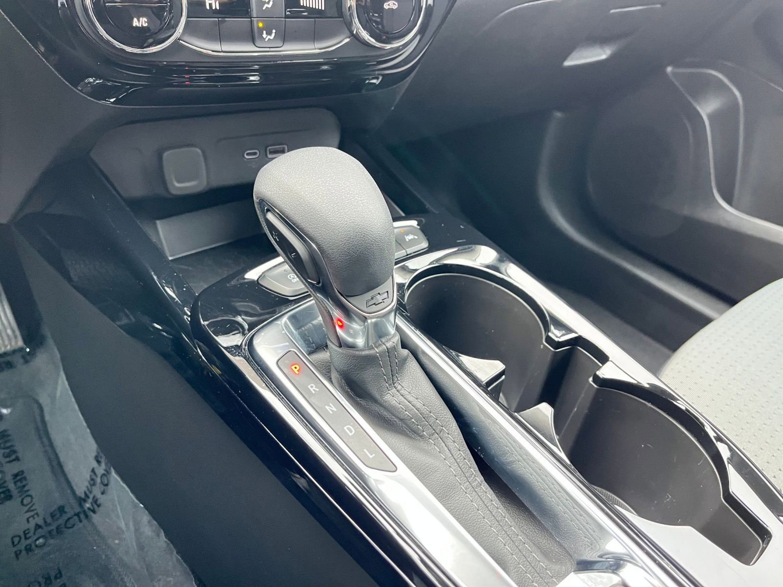 Used 2025 Chevrolet Trax LT image 39