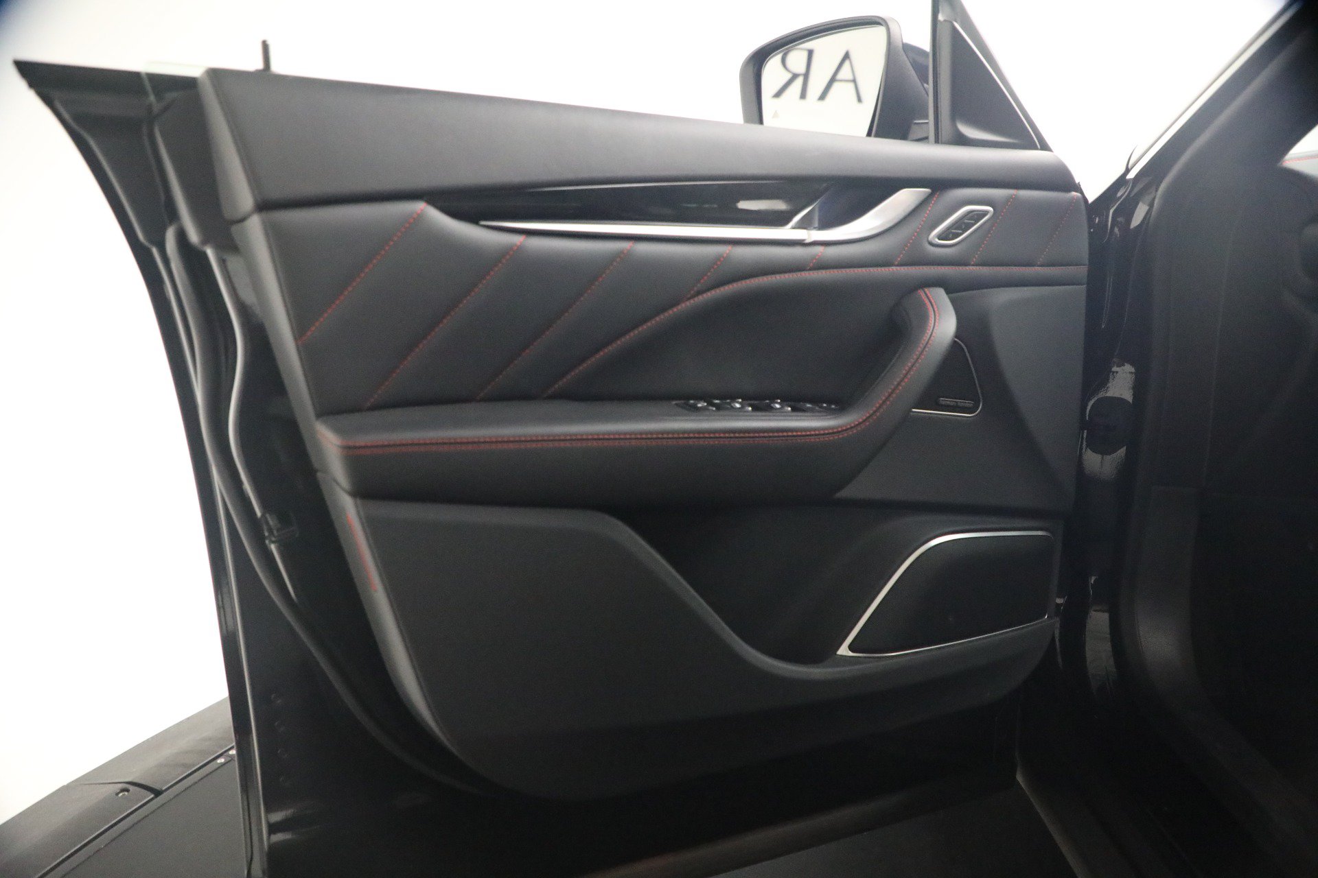 Certified 2023 Maserati Levante GT AWD/4WD image 33