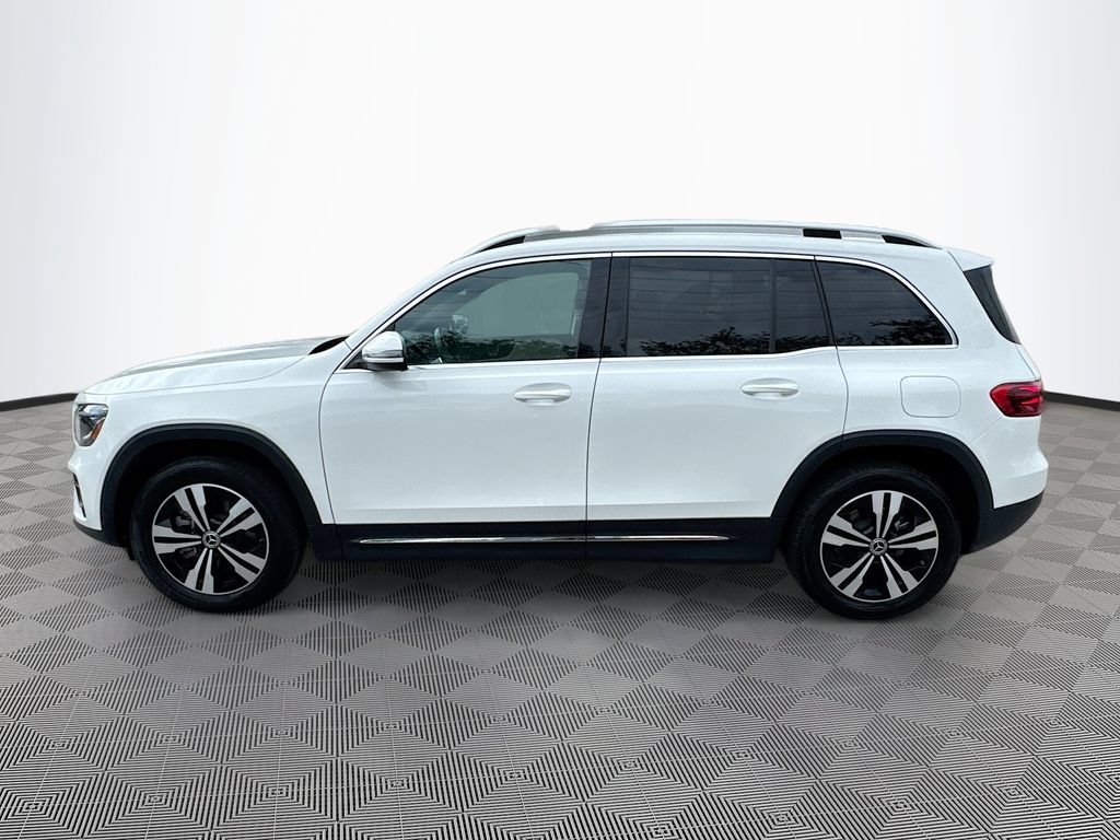 Used 2025 Mercedes-Benz GLB 250 4MATIC image 9