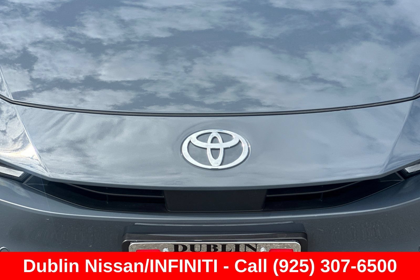 Used 2025 Toyota Prius LE FWD image 45