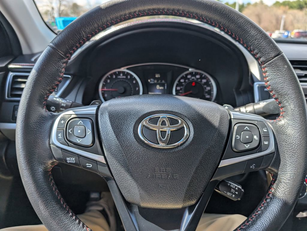 Used 2016 Toyota Camry XSE w/ Moonroof Package FWD image 25