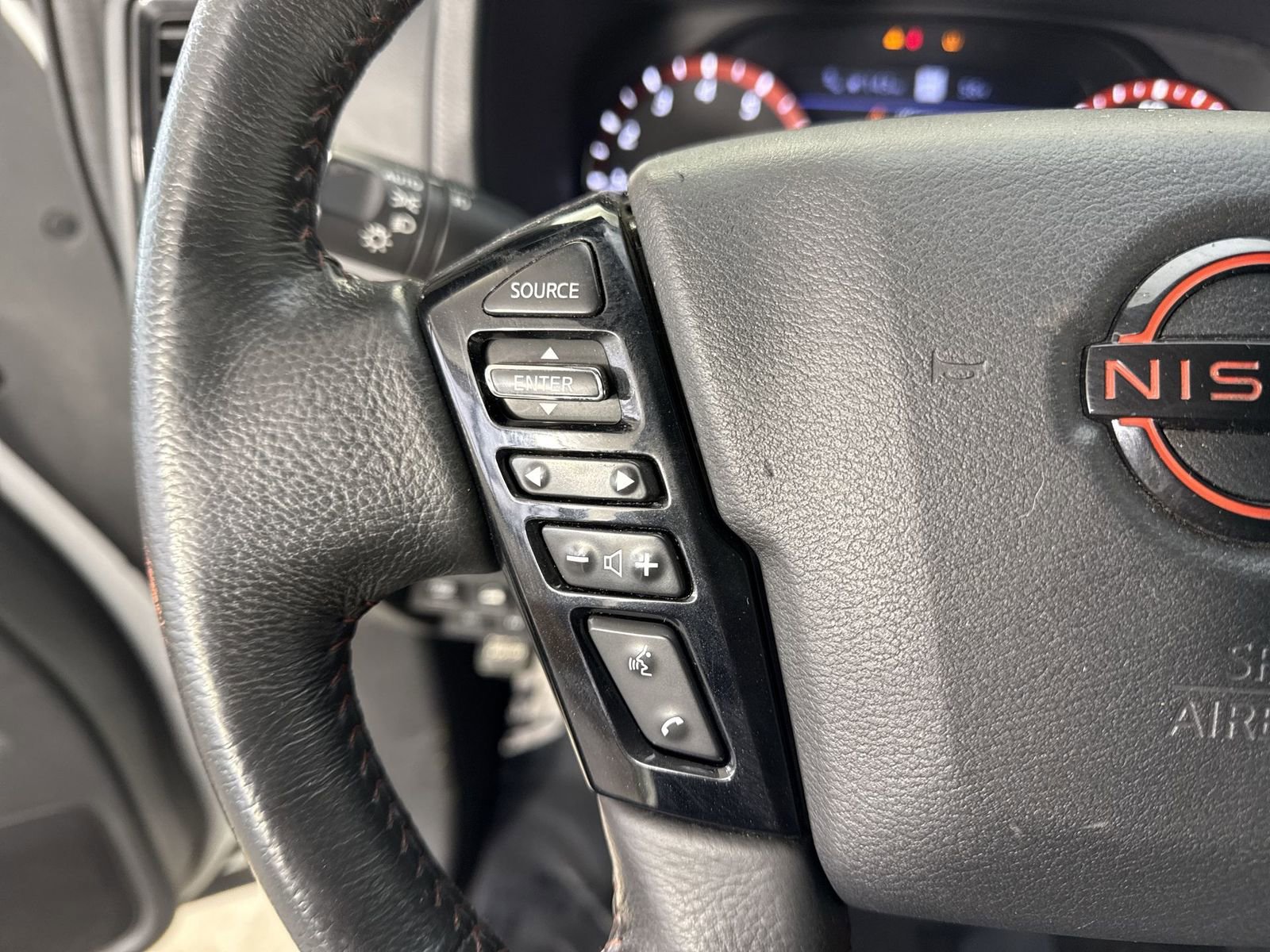 Certified 2022 Nissan Frontier PRO-4X w/ Technology Package AWD/4WD image 14