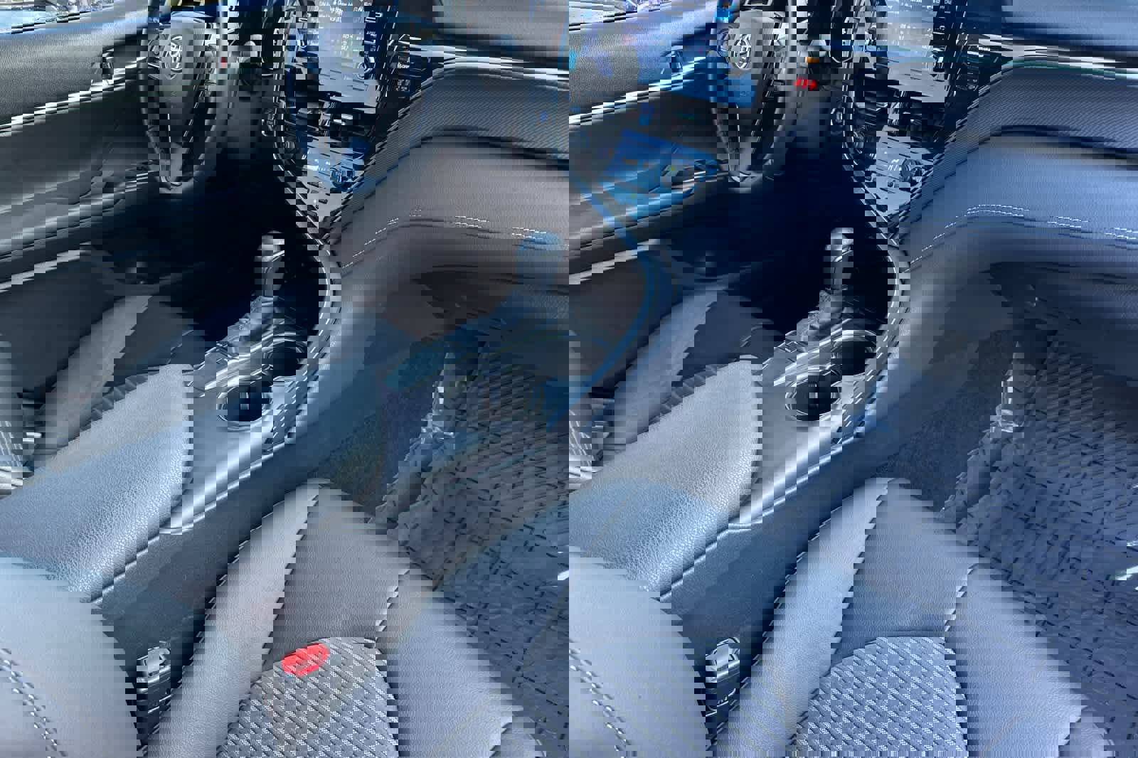 Used 2023 Toyota Camry SE w/ Convenience Package image 15