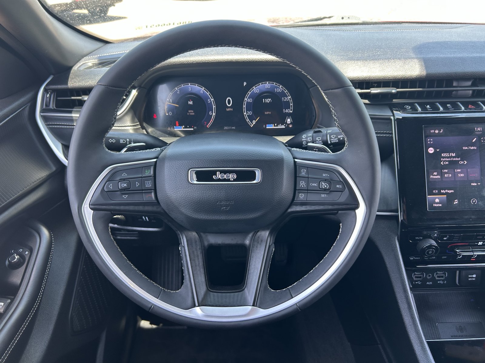 Used 2024 Jeep Grand Cherokee L Altitude AWD/4WD image 23