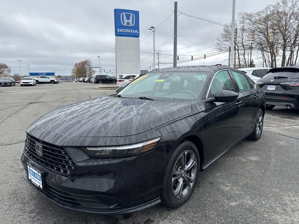 Used 2023 Honda Accord EX image 2