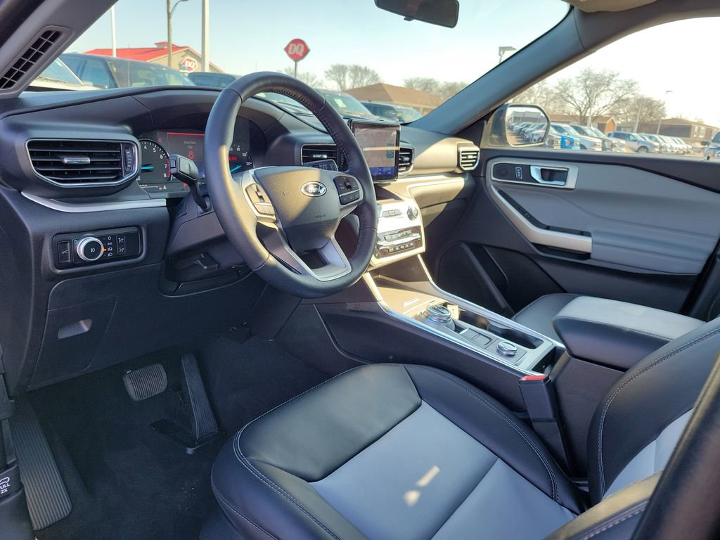 Certified 2023 Ford Explorer XLT w/ Equipment Group 202A image 20