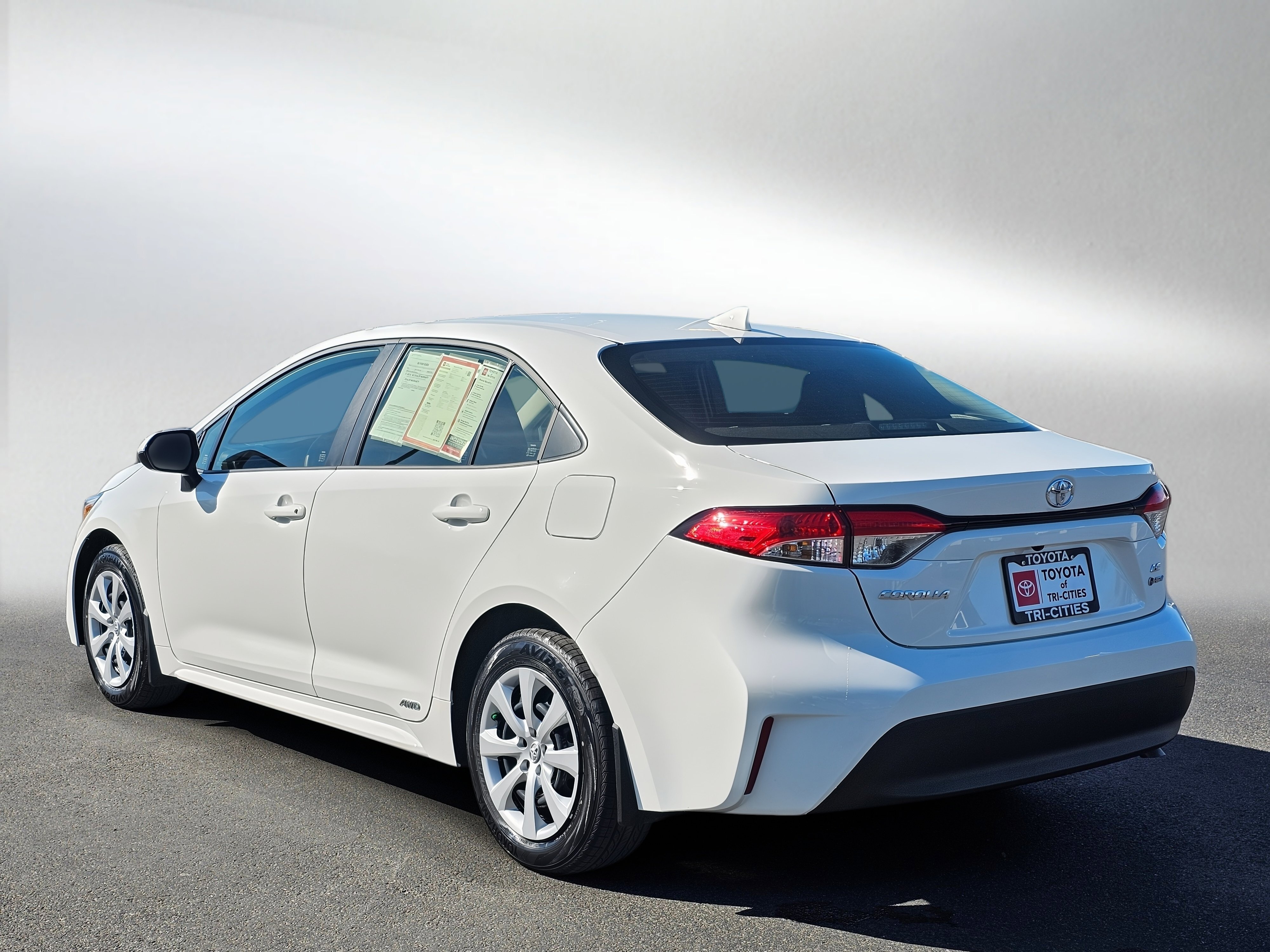 Used 2026 Toyota Corolla LE image 3