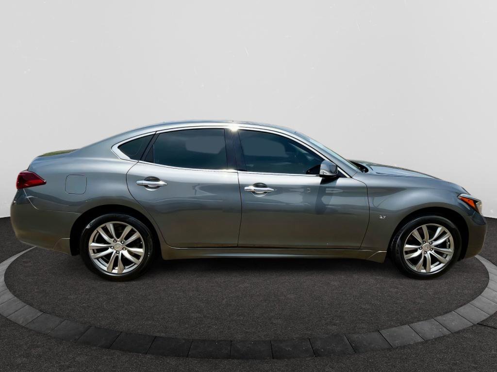 Used 2019 INFINITI Q70 Luxe w/ Proactive Package AWD/4WD image 4