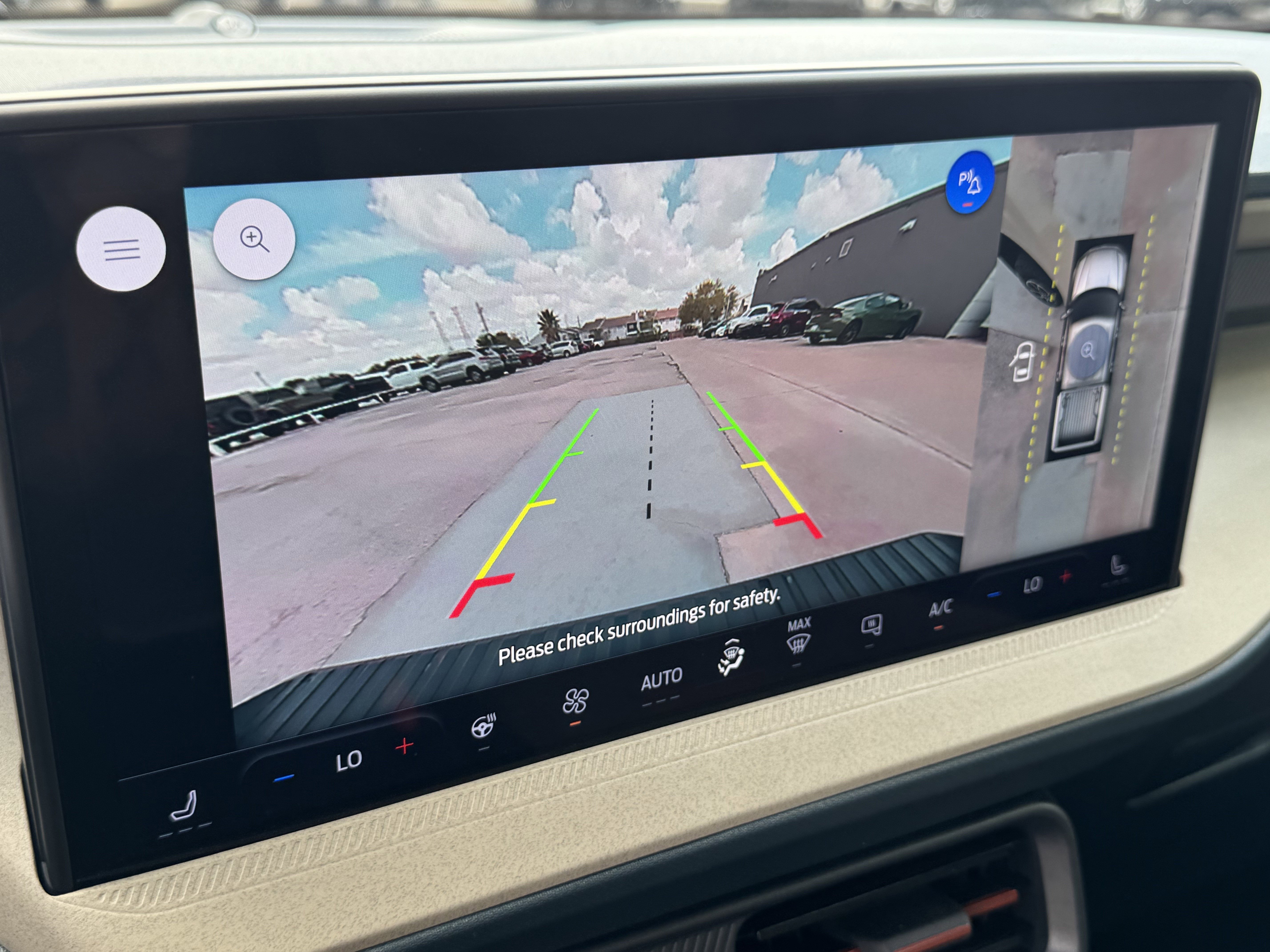 Used 2025 Ford Maverick Lariat image 19