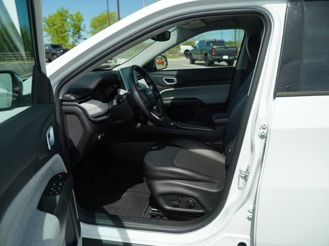 Used 2022 Jeep Compass Latitude image 12