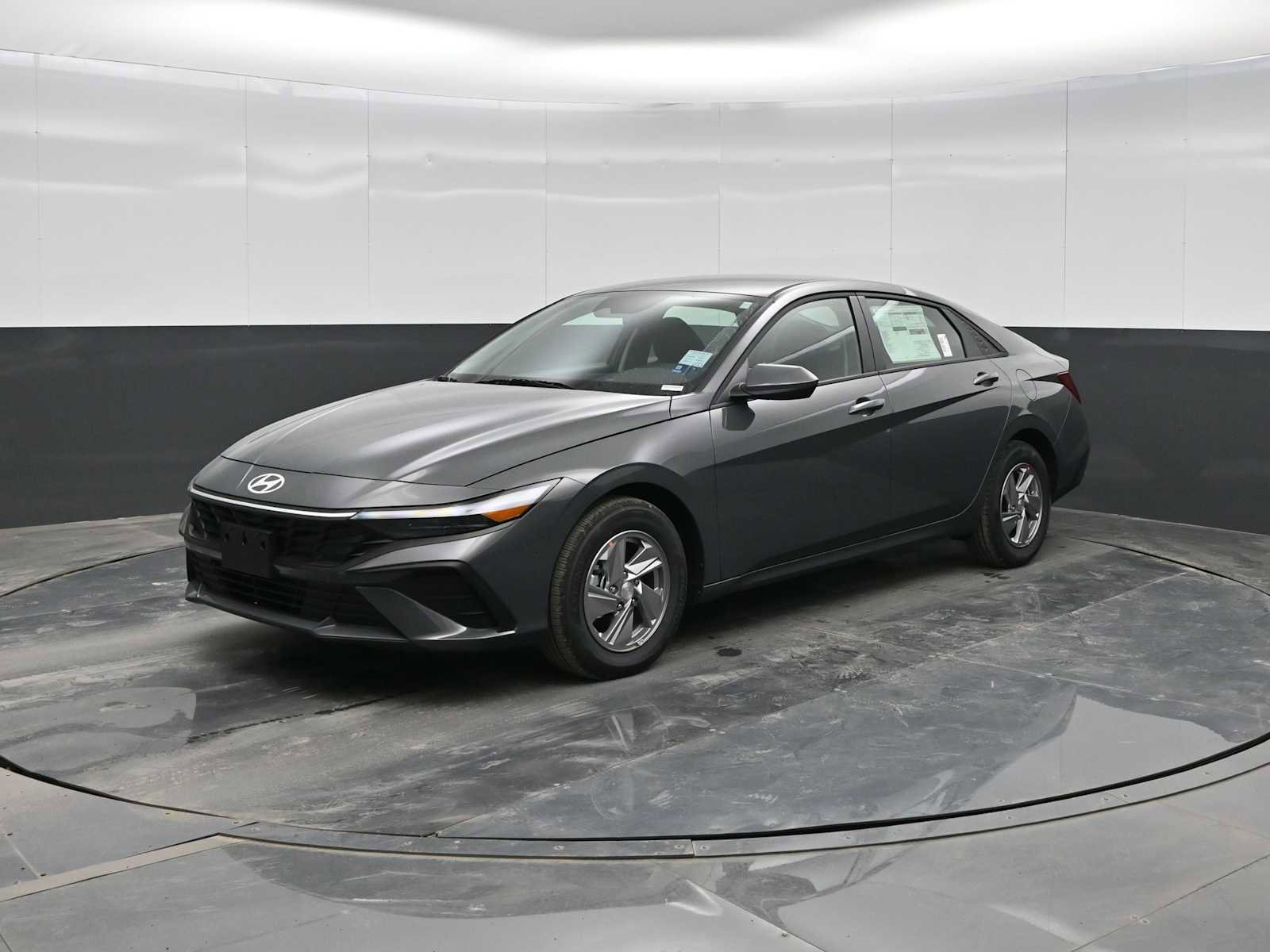 New 2026 Hyundai Elantra SE image 1