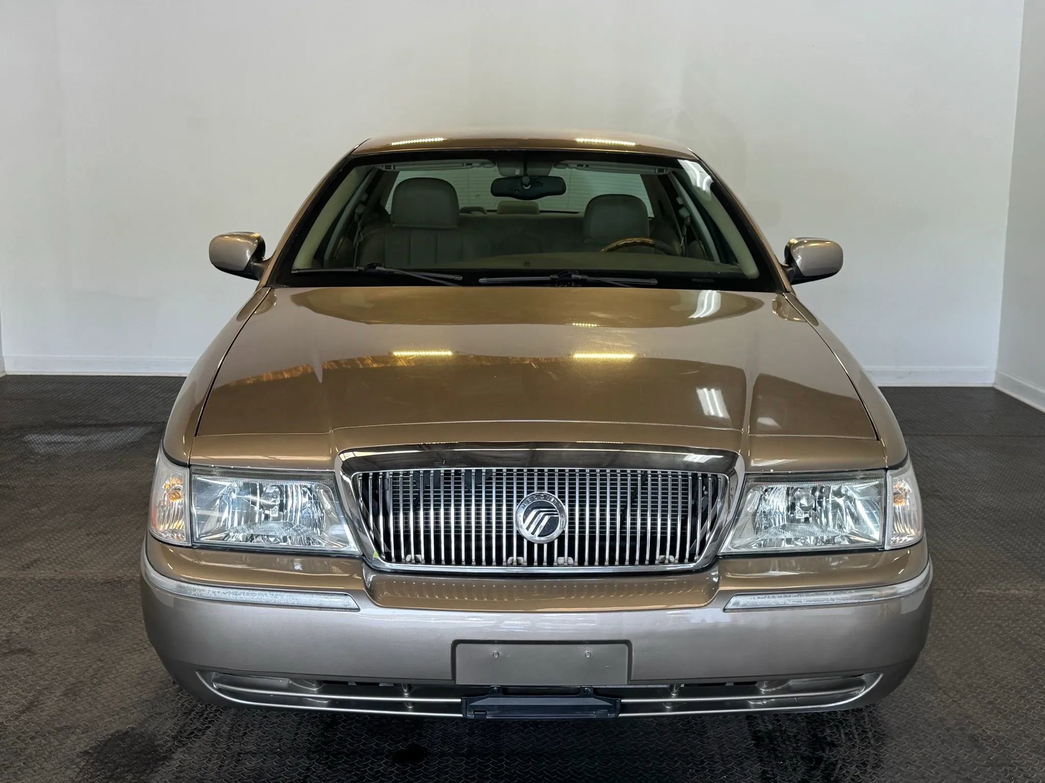 Used 2004 Mercury Grand Marquis LS RWD image 2