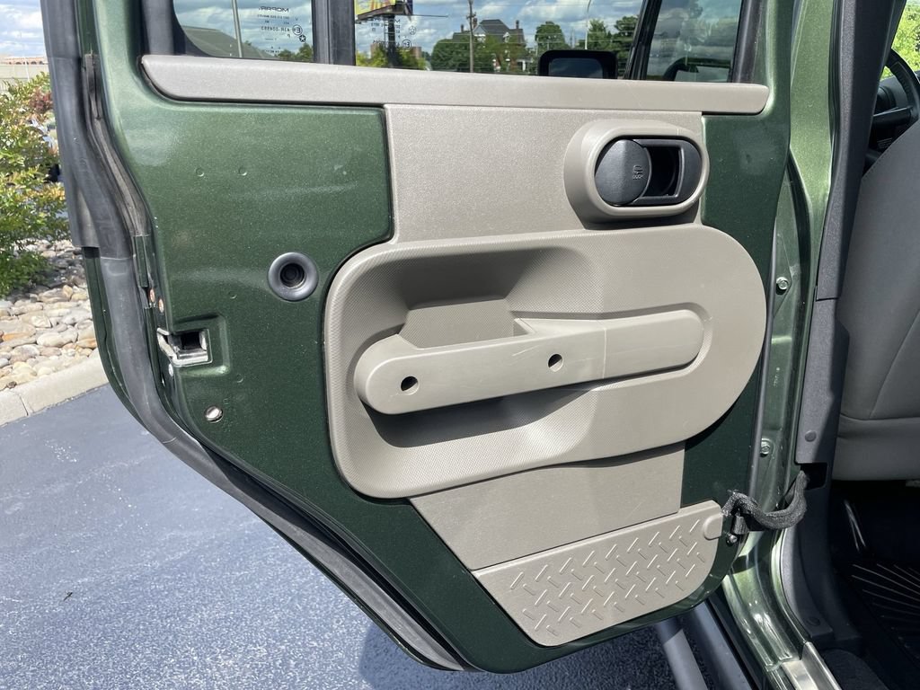 Used 2008 Jeep Wrangler Unlimited Rubicon w/ PWR Convenience Group AWD/4WD image 19