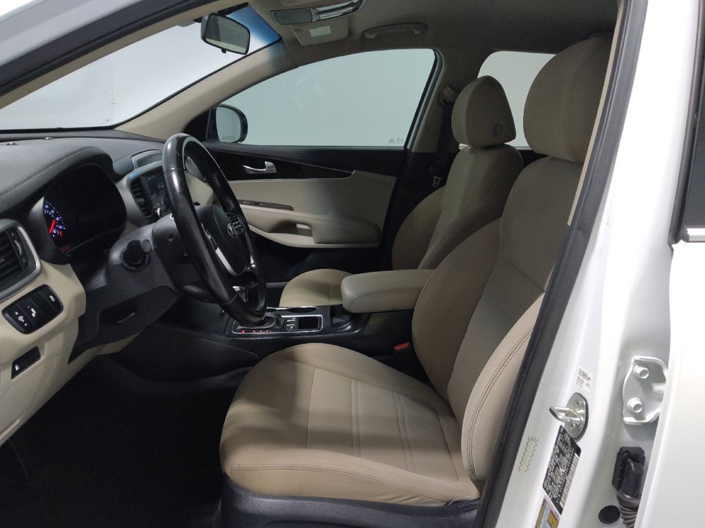 Used 2020 Kia Sorento S FWD image 17