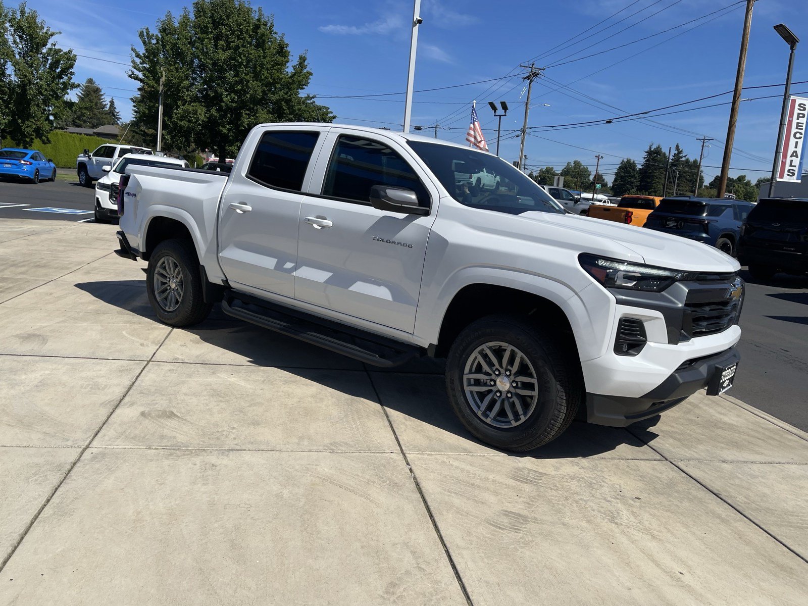 New 2026 Chevrolet Colorado LT w/ LT Convenience Package AWD/4WD image 7