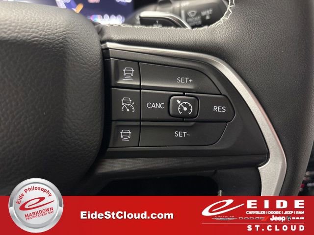 New 2025 Jeep Grand Cherokee Altitude image 39