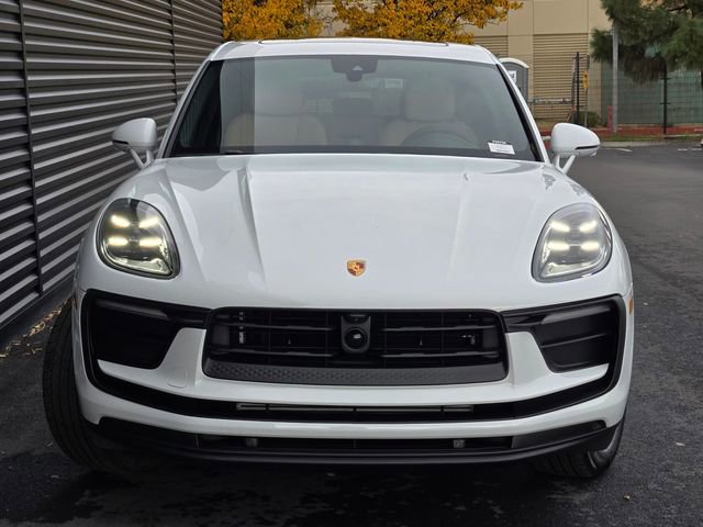 Used 2026 Porsche Macan image 10