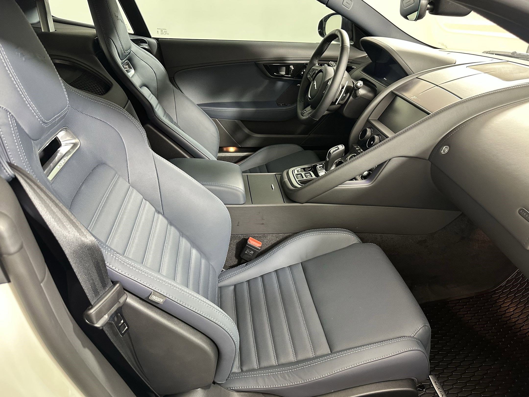 New 2024 Jaguar F-TYPE R image 17