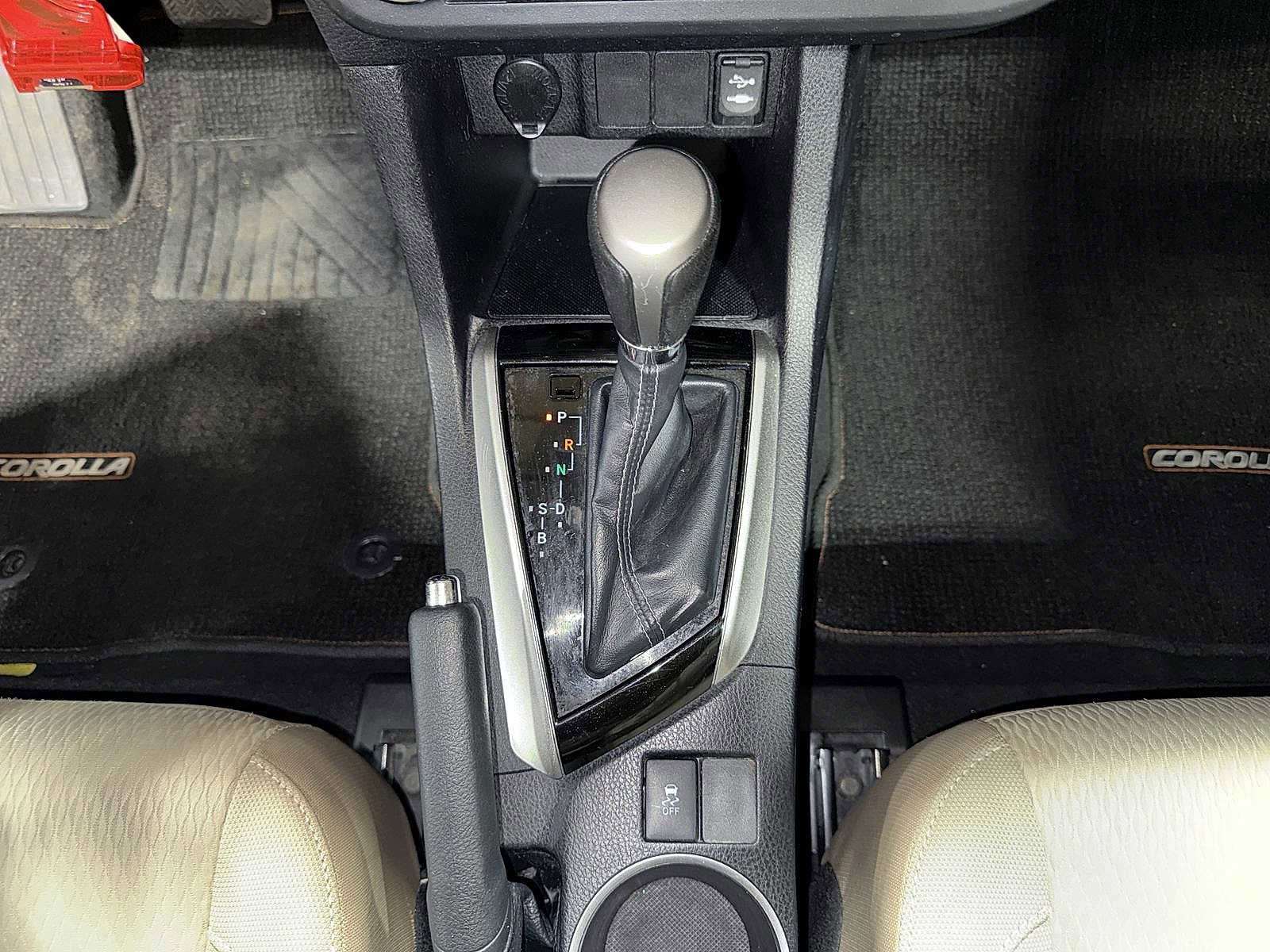 Used 2014 Toyota Corolla LE FWD image 29