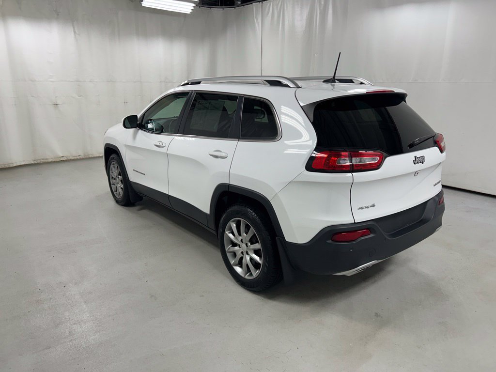 Used 2018 Jeep Cherokee Limited AWD/4WD image 7
