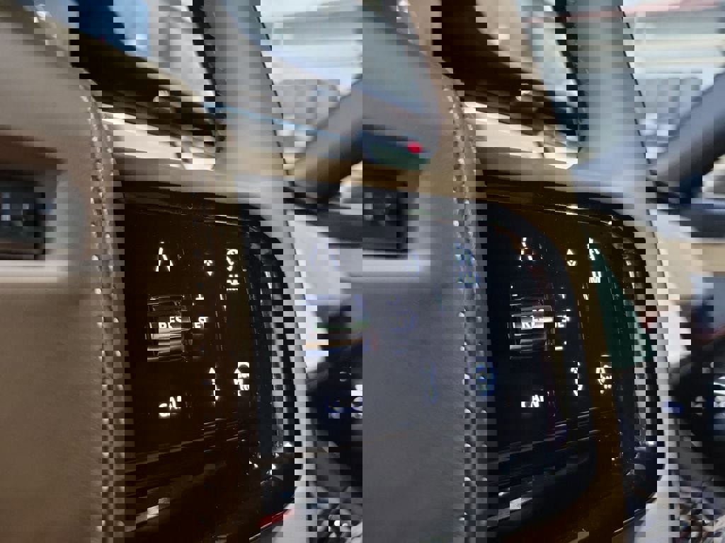 New 2026 Land Rover Range Rover Sport Dynamic SE image 16