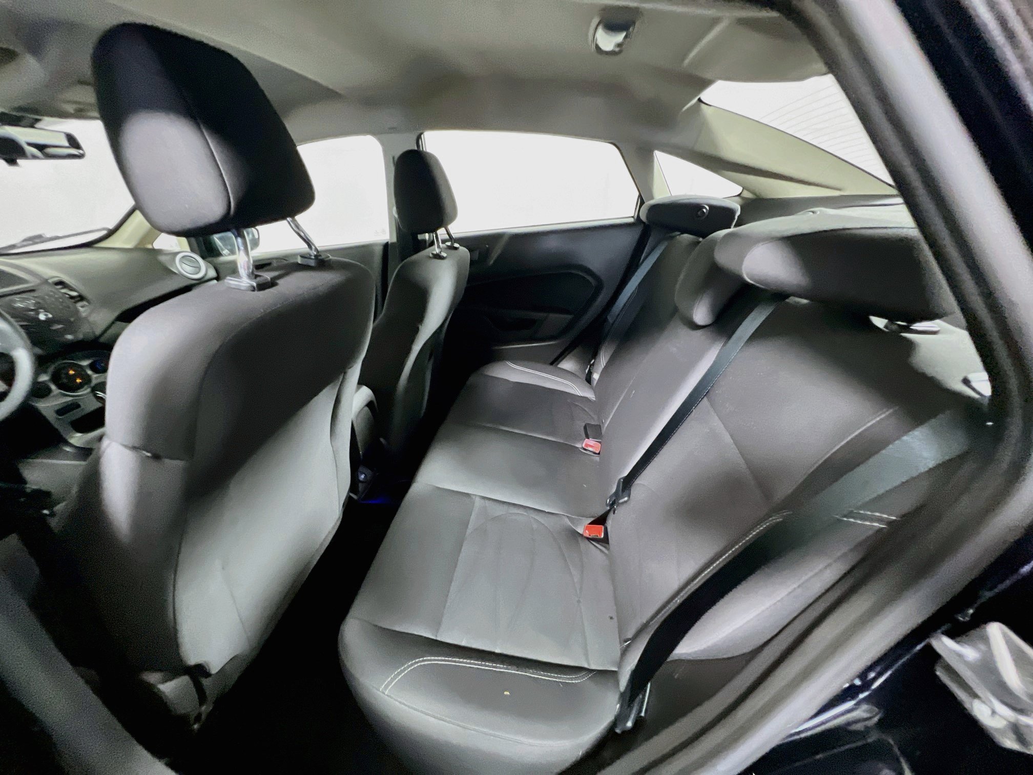 Used 2018 Ford Fiesta SE FWD image 27