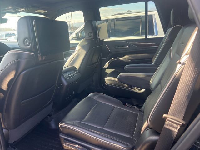 Used 2023 Cadillac Escalade Premium Luxury w/ Performance Package image 7