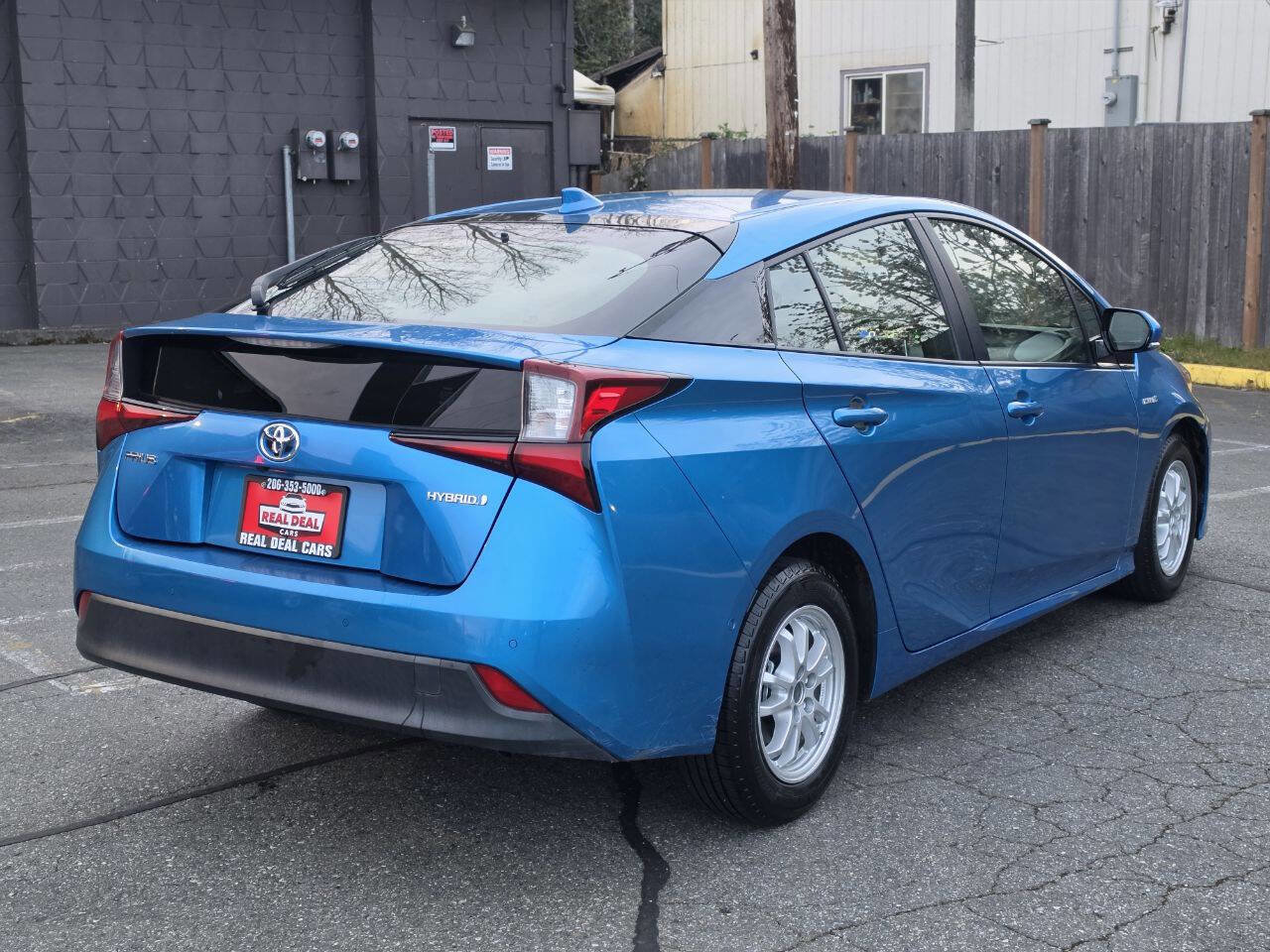 Used 2019 Toyota Prius LE FWD image 5