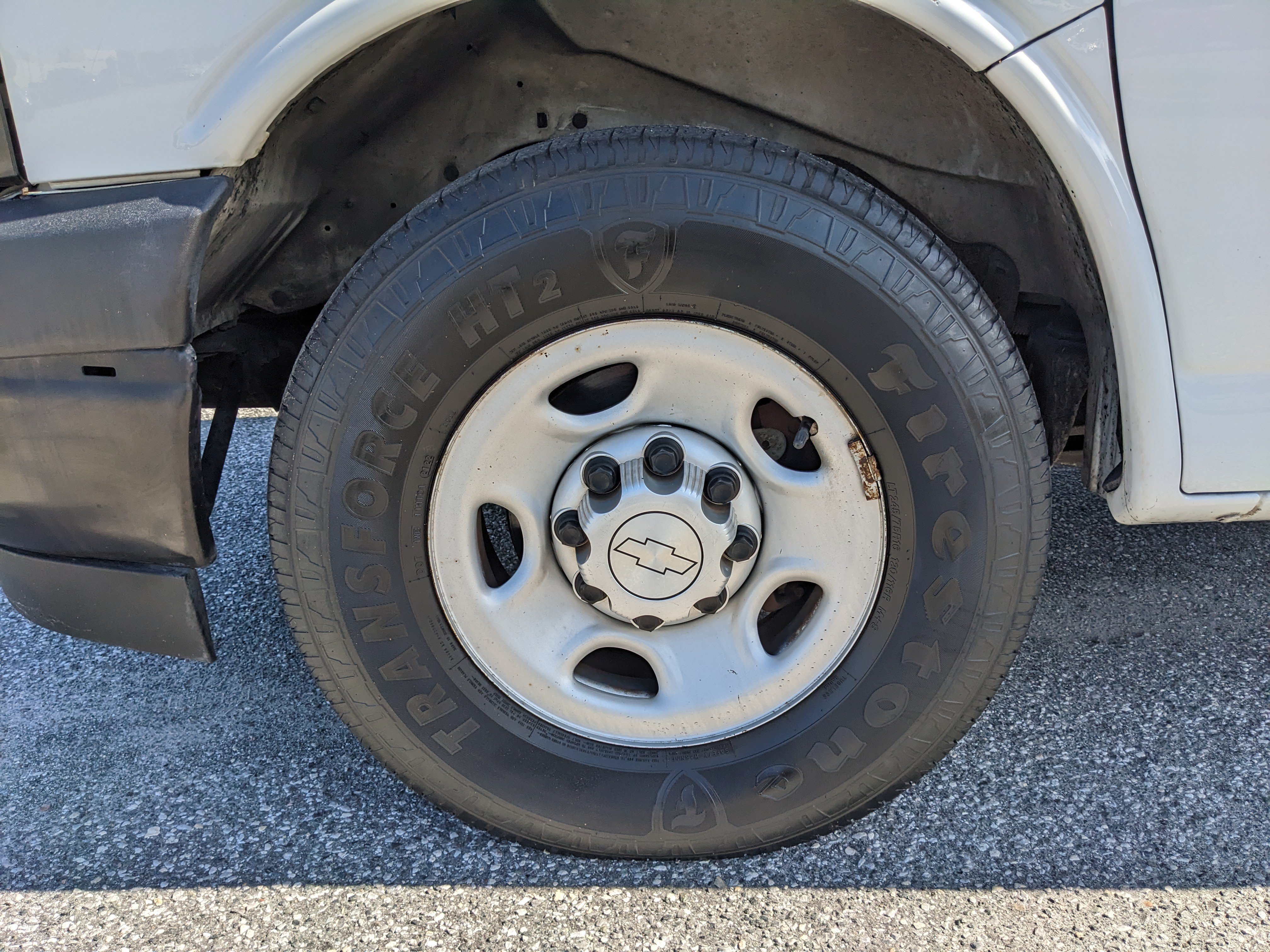 Used 2019 Chevrolet Express 2500 RWD image 11