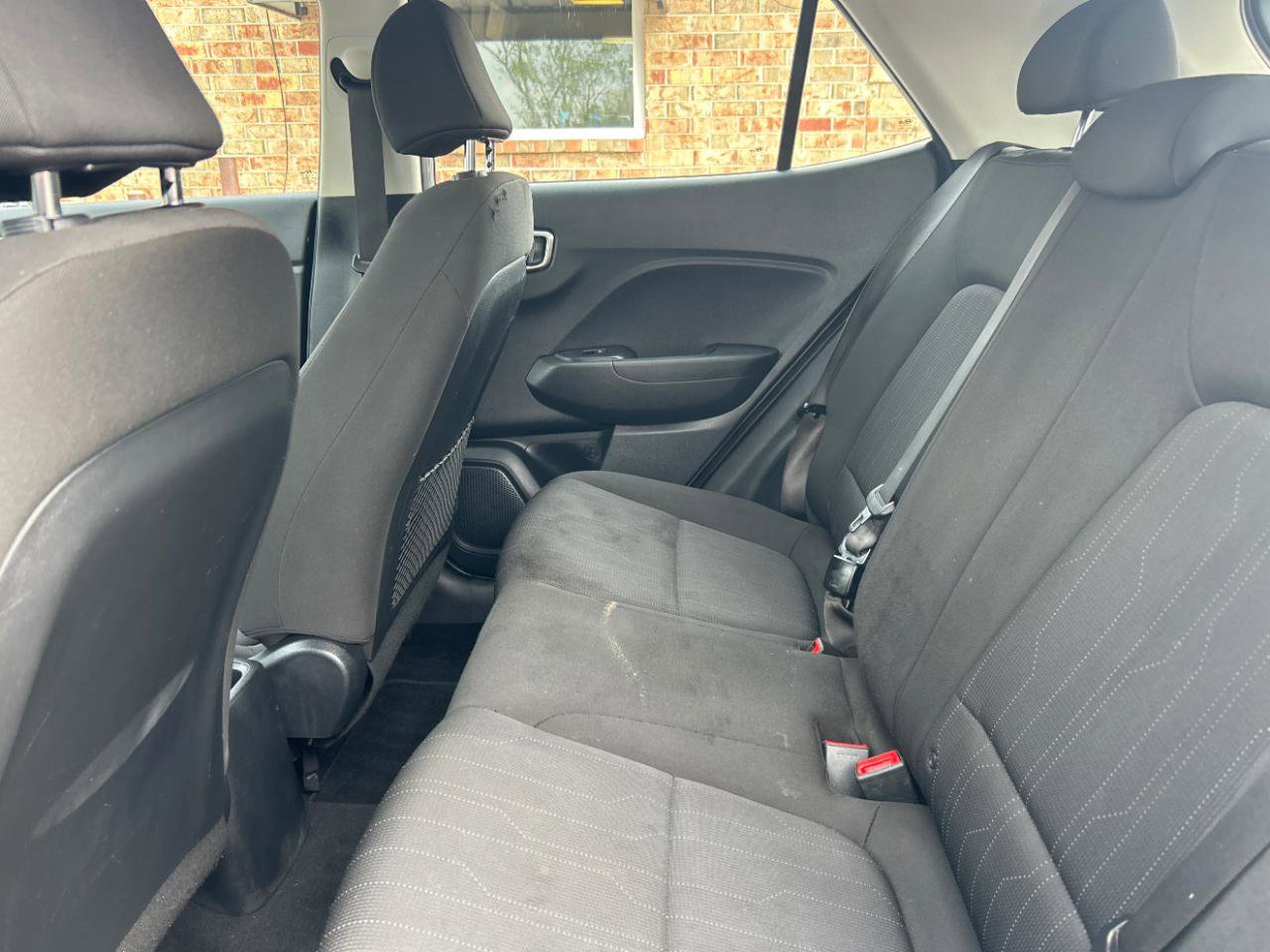 Used 2021 Hyundai Venue SE FWD image 20