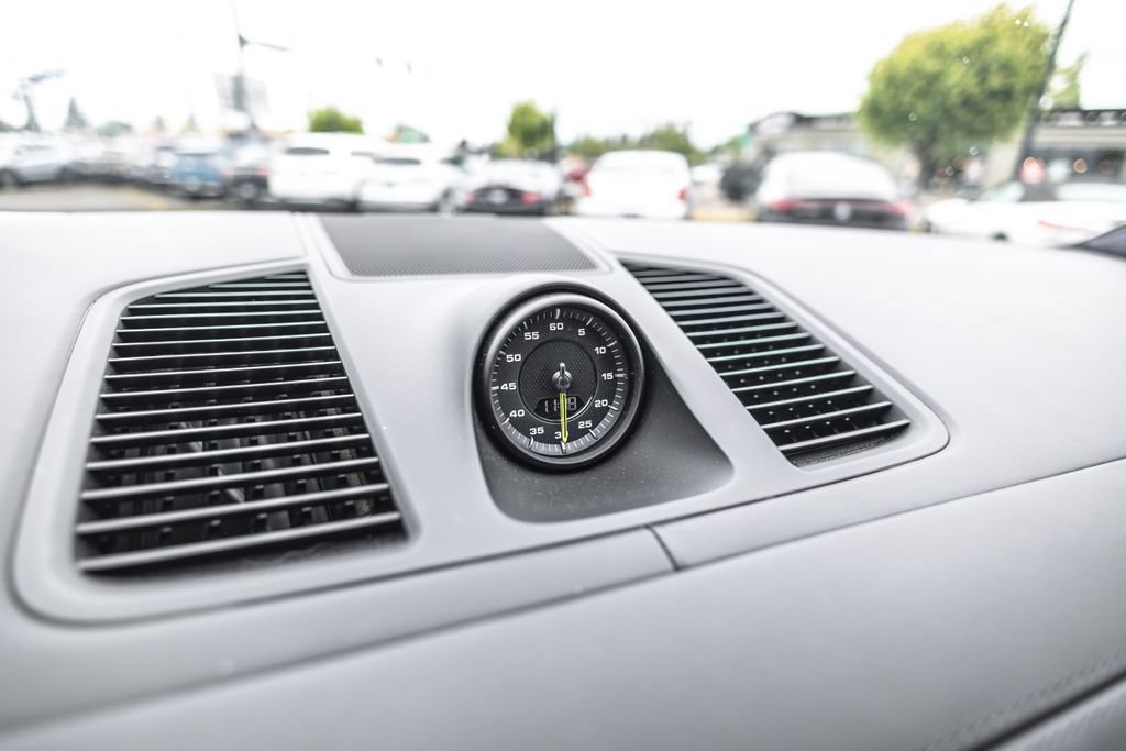 Used 2023 Porsche Cayenne Turbo S AWD/4WD image 16