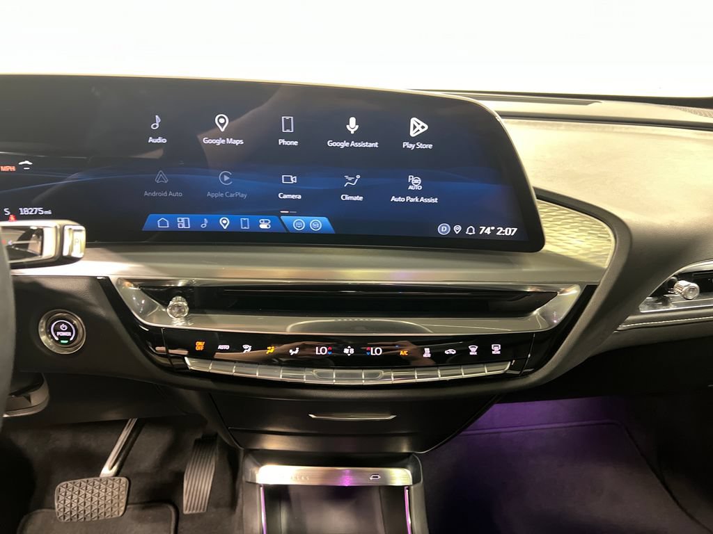 Certified 2024 Cadillac Lyriq Luxury AWD/4WD image 22