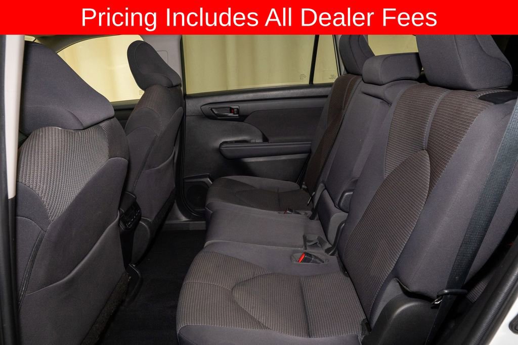 Used 2023 Toyota Highlander L FWD image 8